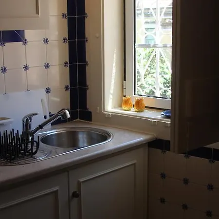 Cosy Flat In Madragoa * リスボン